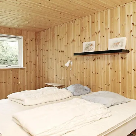 6 Person In Albaek-by Traum